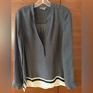 Vince 100% silk blouse, like new! Women’s size Medium